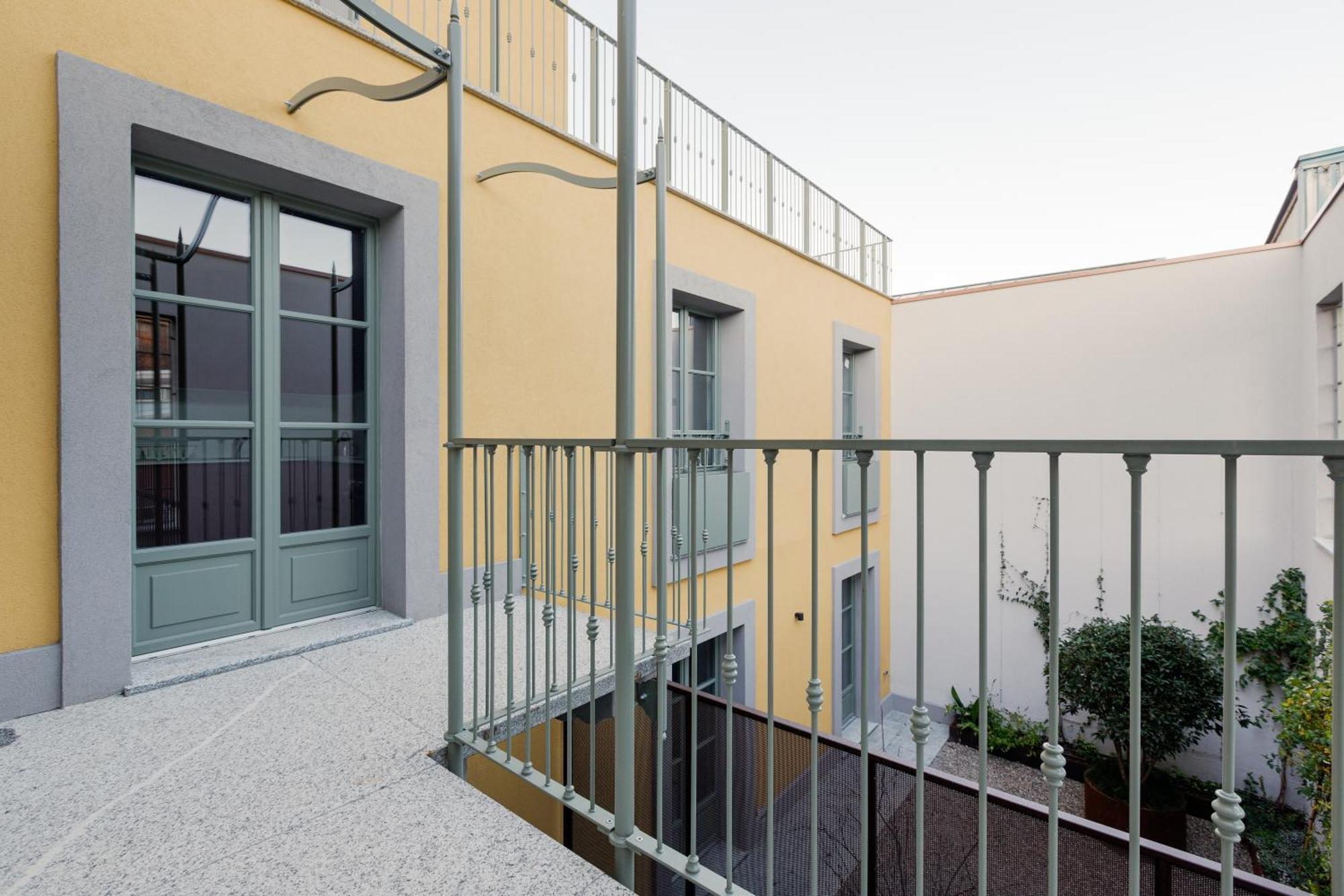 Modern Apartment In Milan With Balcony Milão Exterior foto